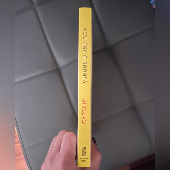 Paperback Book: You Are a Badass by Jen Sincero - Picture 2 of 5